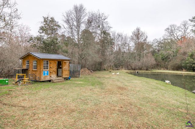 26 Mansfield Drive, Hawkinsville, GA 31036