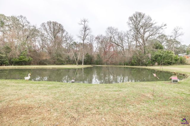 26 Mansfield Drive, Hawkinsville, GA 31036