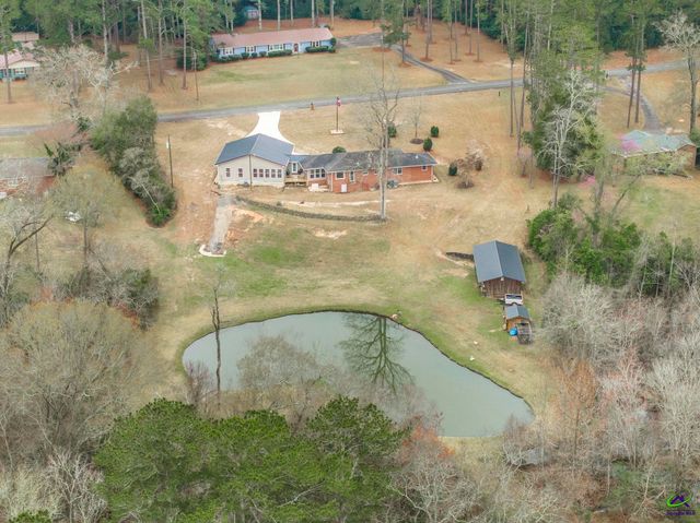 26 Mansfield Drive, Hawkinsville, GA 31036