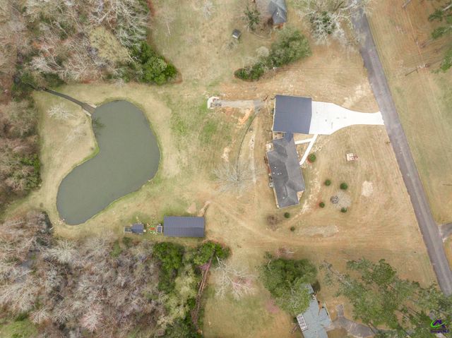 26 Mansfield Drive, Hawkinsville, GA 31036