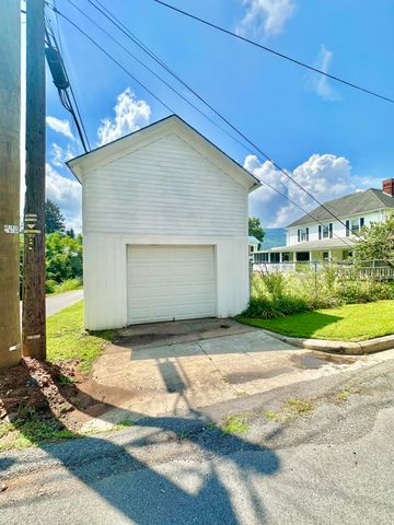 932 McCormick BLVD, Clifton Forge, VA 24422