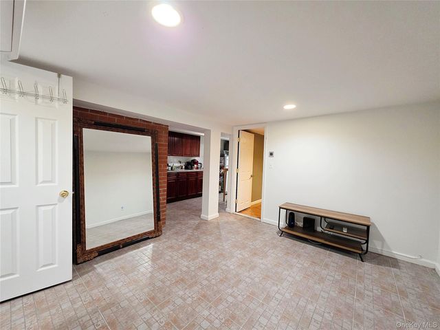 60-48 80th Avenue, Glendale, NY 11385