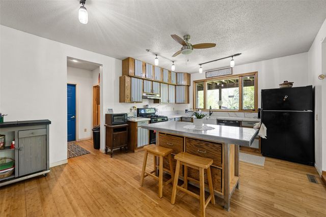 1828 NE Shady Ln, North Liberty, IA 52317
