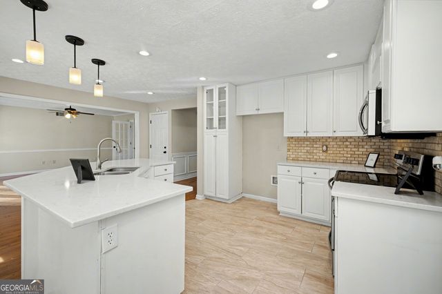 125 Chadwick Drive, Peachtree City, GA 30269