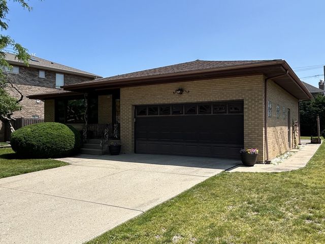 4535 N Reserve Avenue, Chicago, IL 60656