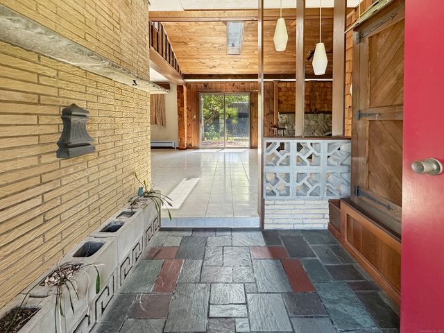 420 Boston Post Road, East Lyme, CT 06333