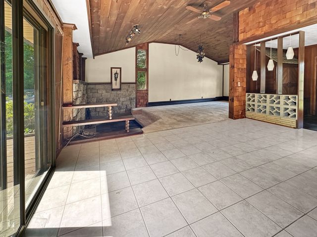 420 Boston Post Road, East Lyme, CT 06333