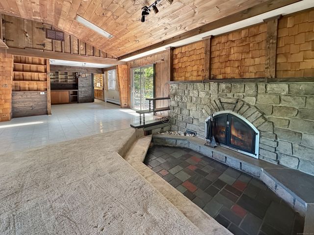 420 Boston Post Road, East Lyme, CT 06333