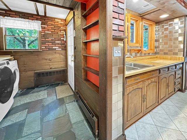 420 Boston Post Road, East Lyme, CT 06333