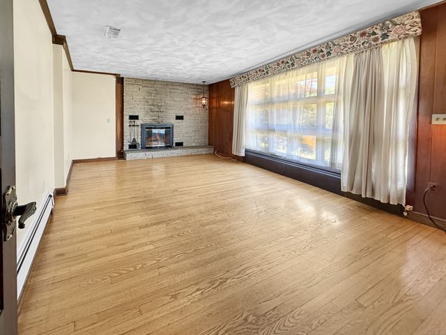 420 Boston Post Road, East Lyme, CT 06333