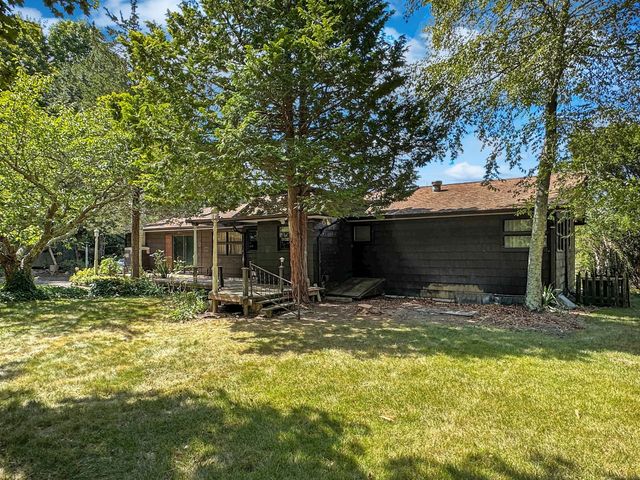 420 Boston Post Road, East Lyme, CT 06333