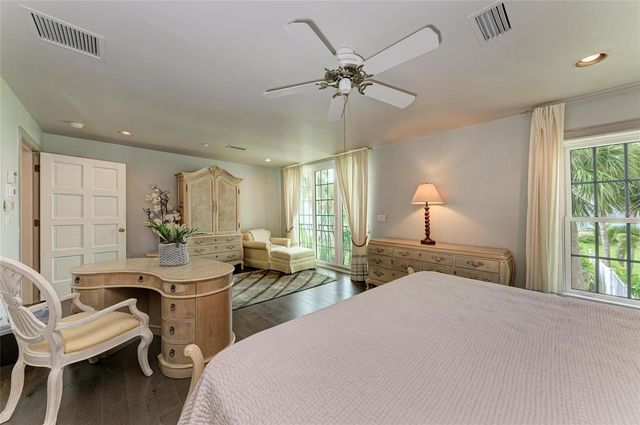 4473 GULF OF MEXICO DRIVE 4473, Longboat Key, FL 34228