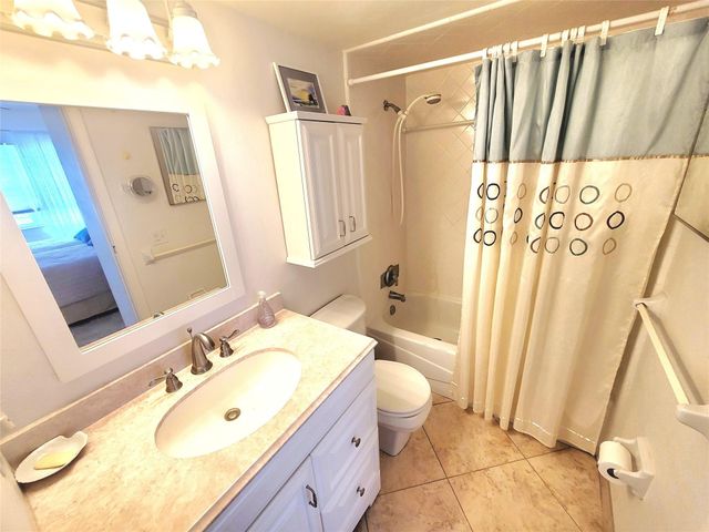 3200 NE 7th Court 208A, Pompano Beach, FL 33062