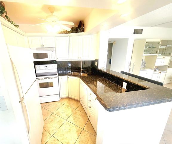 3200 NE 7th Court 208A, Pompano Beach, FL 33062