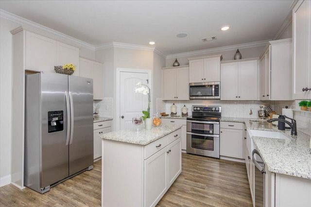 317 Colonnades Drive, Evans, GA 30809