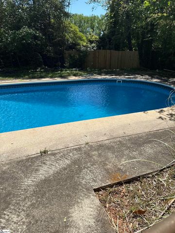 18 Dera Street, Greenville, SC 29615