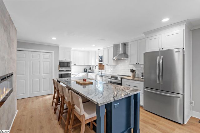 18 Dera Street, Greenville, SC 29615