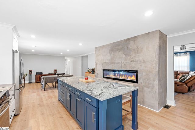 18 Dera Street, Greenville, SC 29615