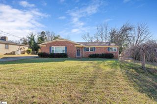 18 Dera Street, Greenville, SC 29615