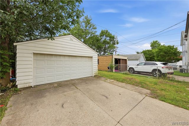 84 Woodward Avenue, Tonawanda, NY 14217