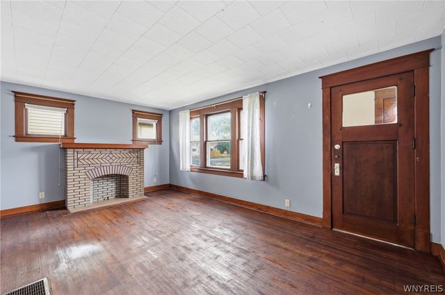 84 Woodward Avenue, Tonawanda, NY 14217