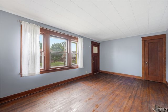 84 Woodward Avenue, Tonawanda, NY 14217