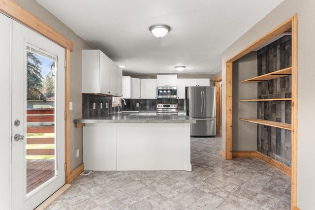 17606 N Michael Rd, Colbert, WA 99005