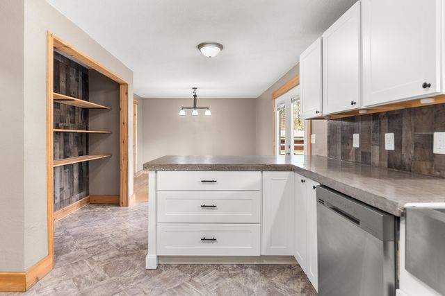 17606 N Michael Rd, Colbert, WA 99005