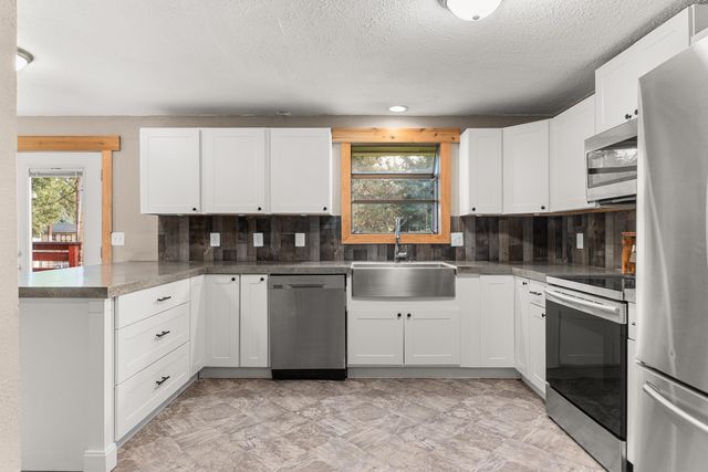 17606 N Michael Rd, Colbert, WA 99005