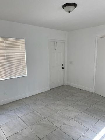 508 57th Street 2 B, West Palm Beach, FL 33407