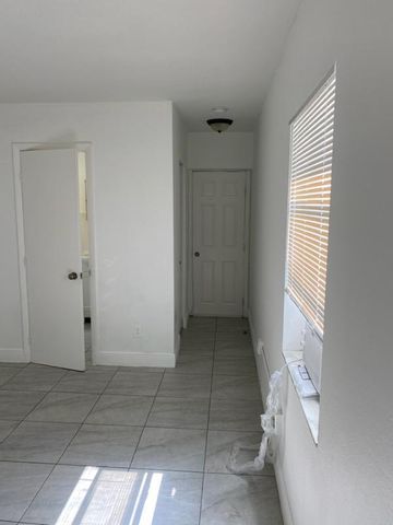 508 57th Street 2 B, West Palm Beach, FL 33407