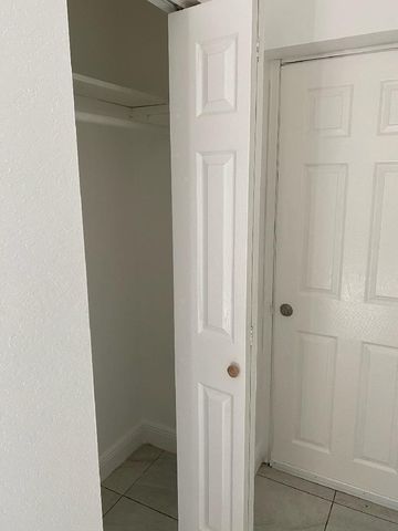 508 57th Street 2 B, West Palm Beach, FL 33407