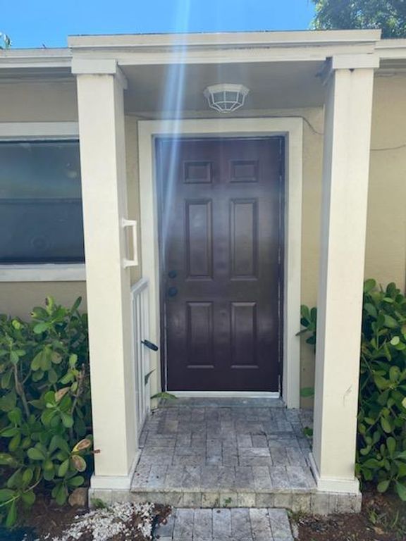 508 57th Street 2 B, West Palm Beach, FL 33407