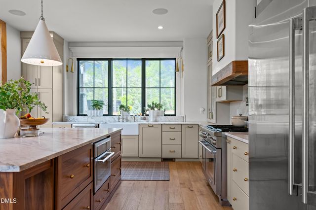 8719 Bells Lake Road, Apex, NC 27539