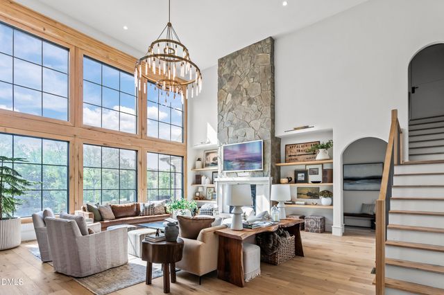 8719 Bells Lake Road, Apex, NC 27539