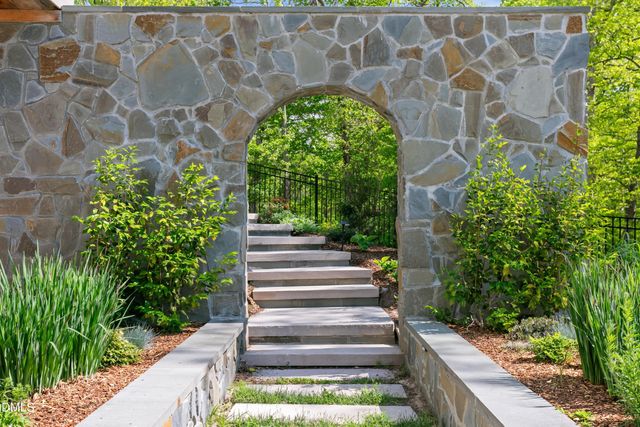 8719 Bells Lake Road, Apex, NC 27539