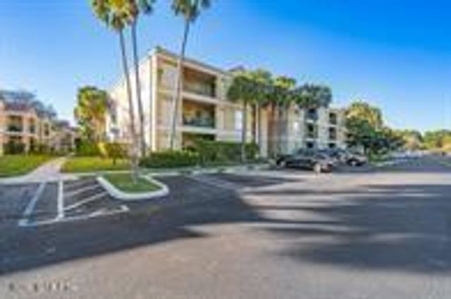 833 Riverside Dr 835, Coral Springs, FL 33071