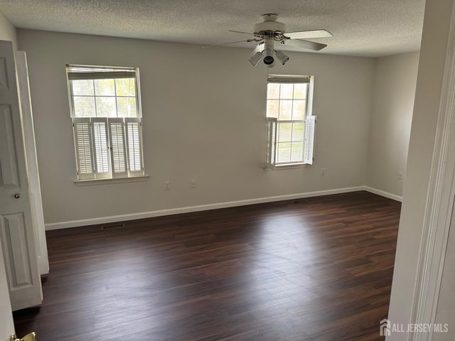 13 DARTMOUTH Way, North Brunswick, NJ 08902