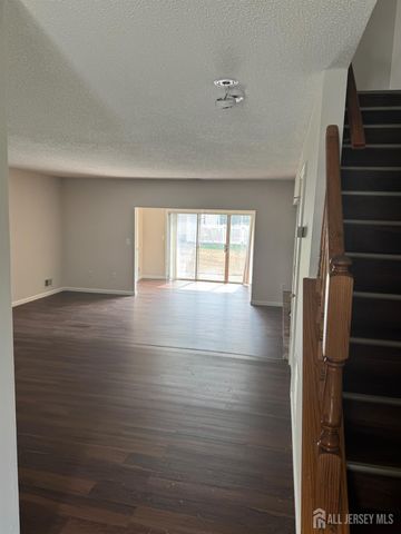 13 DARTMOUTH Way, North Brunswick, NJ 08902