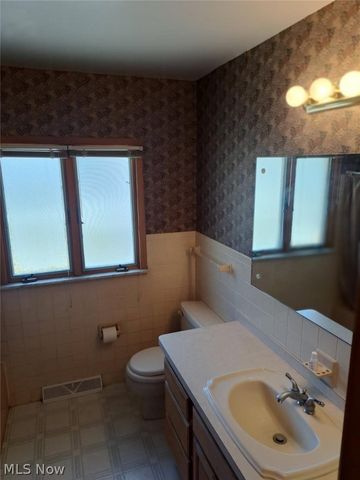 26250 Forestview Avenue, Euclid, OH 44132