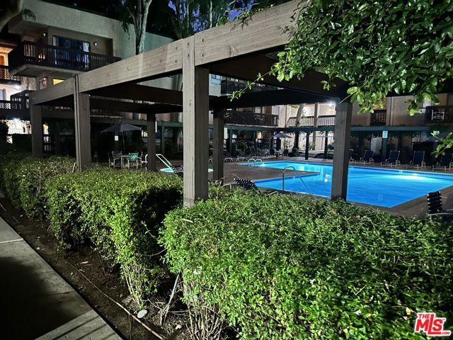 22100 Burbank Boulevard 301A, Woodland Hills (los Angeles), CA 91367