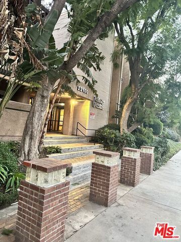 22100 Burbank Boulevard 301A, Woodland Hills (los Angeles), CA 91367