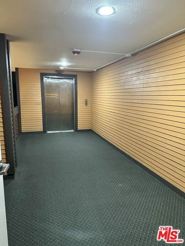 22100 Burbank Boulevard 301A, Woodland Hills (los Angeles), CA 91367