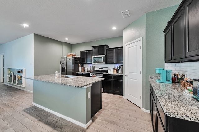 8305 Twisted Pine Way, Fort Worth, TX 76131