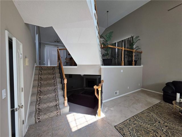 1100 Hampton Drive, Raymore, MO 64083