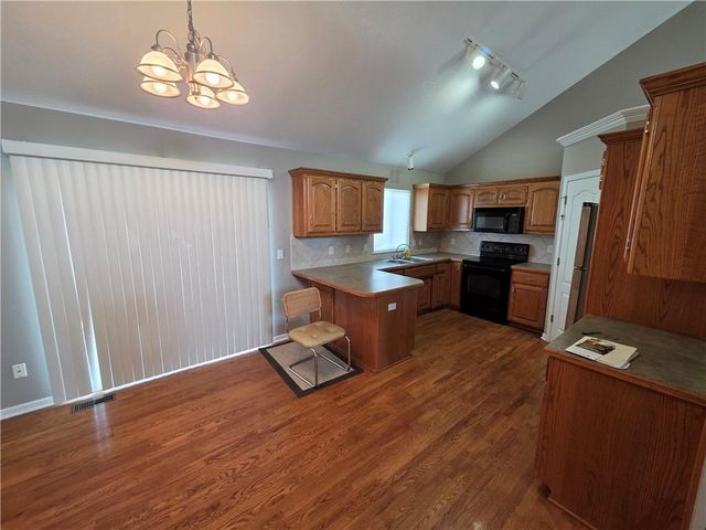 1100 Hampton Drive, Raymore, MO 64083