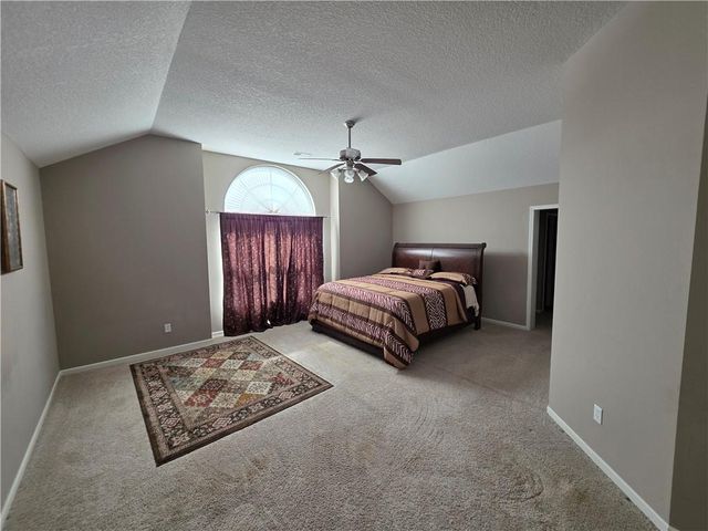 1100 Hampton Drive, Raymore, MO 64083