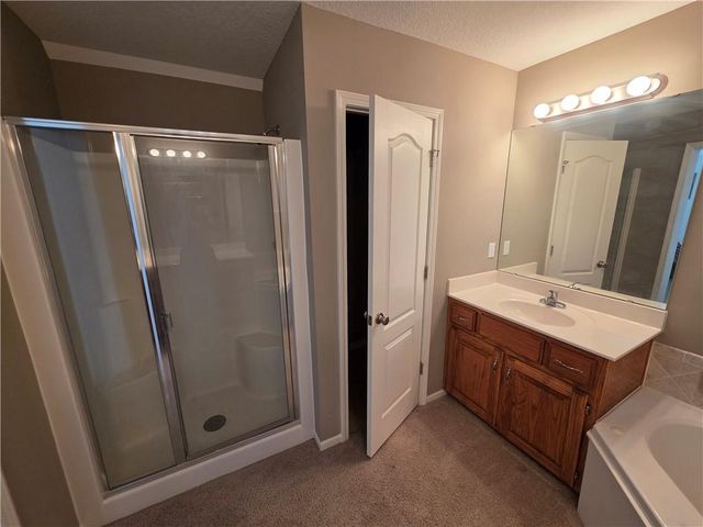 1100 Hampton Drive, Raymore, MO 64083