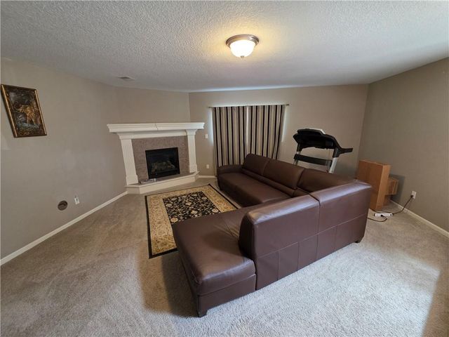 1100 Hampton Drive, Raymore, MO 64083