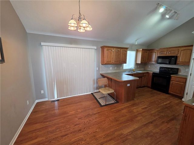 1100 Hampton Drive, Raymore, MO 64083